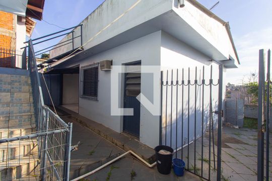 Quintal de casa à venda com 3 quartos, 125m² em Vila Nova, Novo Hamburgo
