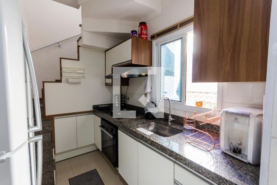 Cozinha de apartamento à venda com 2 quartos, 108m² em Vila Lucinda, Santo André