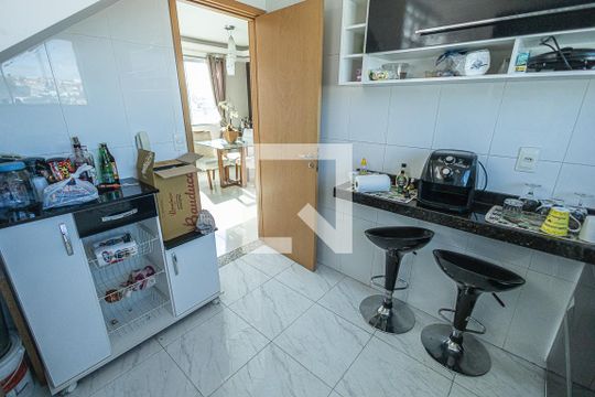 Cozinha de apartamento à venda com 3 quartos, 150m² em Santa Monica, Belo Horizonte