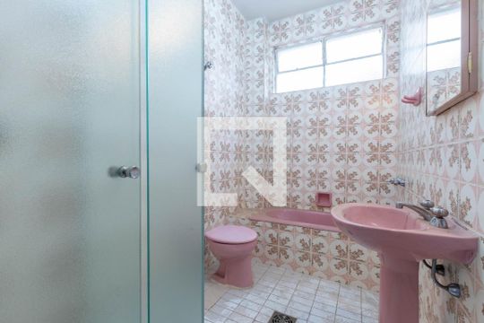 Banheiro de apartamento à venda com 3 quartos, 100m² em Sion, Belo Horizonte