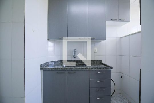 Cozinha de apartamento à venda com 2 quartos, 65m² em Havaí, Belo Horizonte