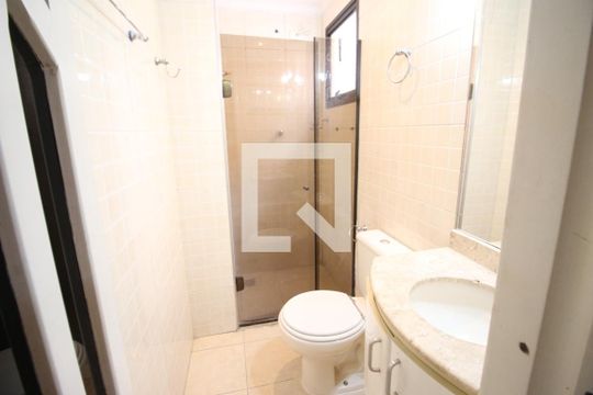 Banheiro da Suíte de apartamento para alugar com 2 quartos, 62m² em Vila Osasco, Osasco
