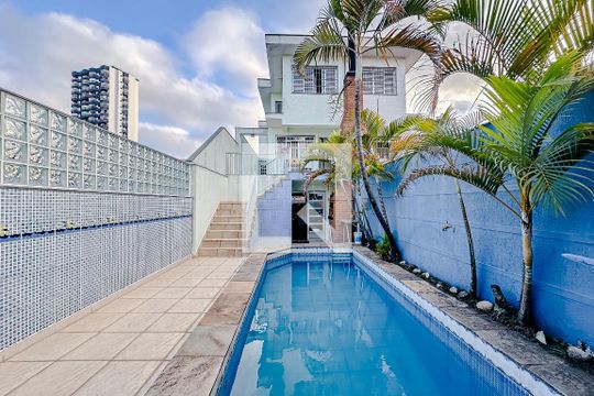 Piscina de casa à venda com 3 quartos, 186m² em Vila Bertioga, São Paulo