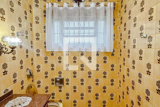 Lavabo de casa à venda com 3 quartos, 186m² em Vila Bertioga, São Paulo