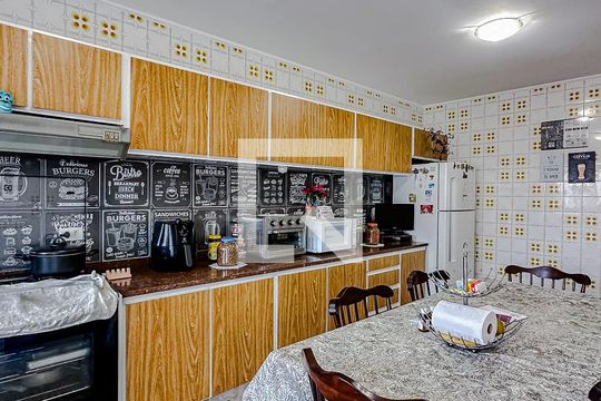 Cozinha de casa à venda com 3 quartos, 186m² em Vila Bertioga, São Paulo