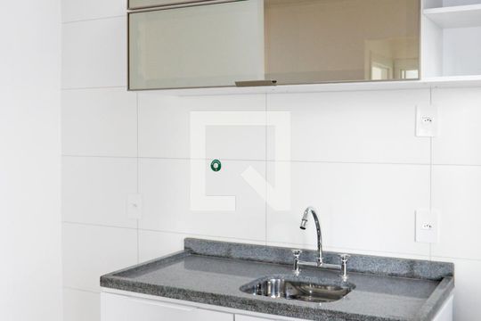 Cozinha de apartamento à venda com 2 quartos, 50m² em Jardim Santo Antonio, Valinhos