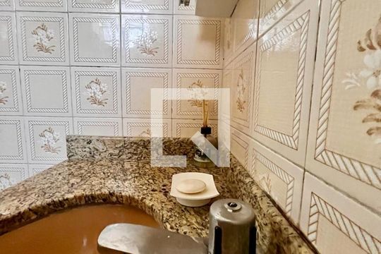 Banheiro da Suíte de apartamento à venda com 2 quartos, 52m² em Centro, Campinas