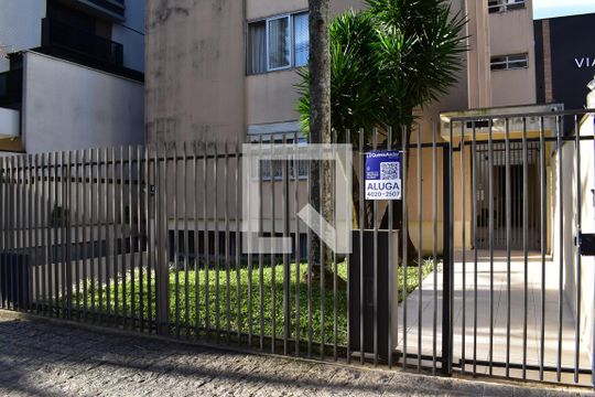 Plaquinha de apartamento para alugar com 3 quartos, 200m² em Batel, Curitiba
