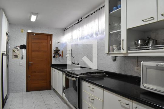 Cozinha de apartamento para alugar com 3 quartos, 200m² em Batel, Curitiba