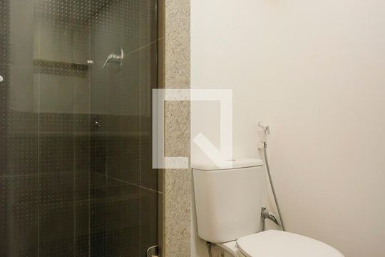 Banheiro de kitnet/studio para alugar com 1 quarto, 21m² em Barcelona, São Caetano do Sul
