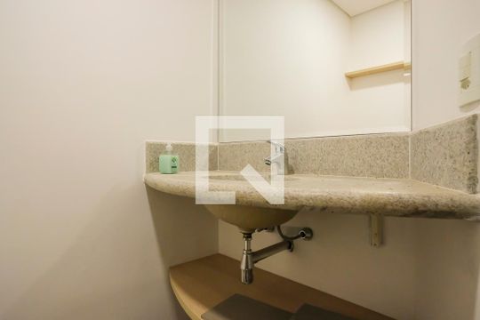 Banheiro de kitnet/studio para alugar com 1 quarto, 21m² em Barcelona, São Caetano do Sul