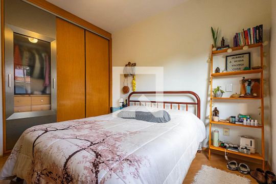 Quarto 3 de casa à venda com 4 quartos, 189m² em Vila Madalena, São Paulo