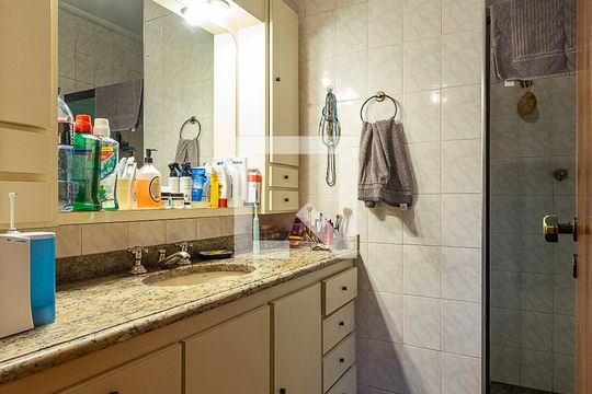 Banheiro da Suíte de casa à venda com 4 quartos, 189m² em Vila Madalena, São Paulo