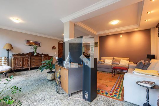 Sala de casa à venda com 4 quartos, 189m² em Vila Madalena, São Paulo