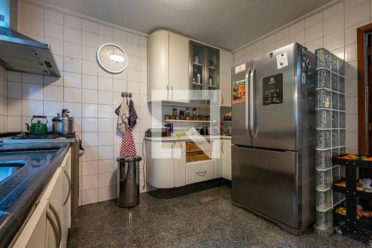 Cozinha de casa à venda com 4 quartos, 189m² em Vila Madalena, São Paulo