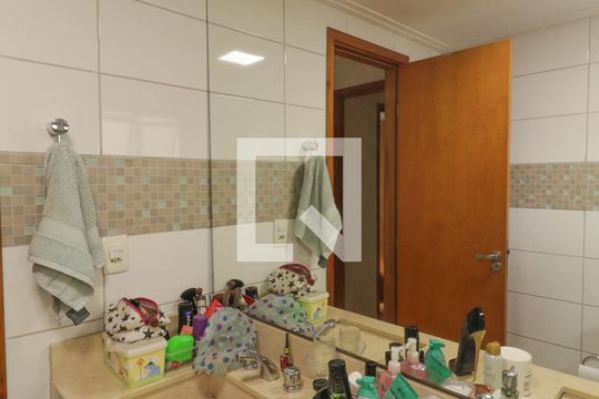 Banheiro da Suíte de apartamento à venda com 3 quartos, 92m² em Anhangabaú, Jundiaí