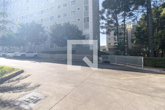 Garagem de apartamento para alugar com 2 quartos, 46m² em Santa Cândida, Curitiba