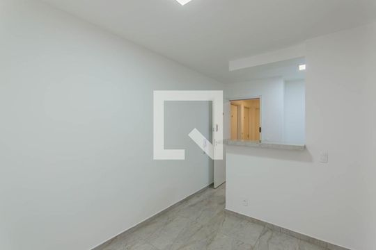 Sala de apartamento para alugar com 2 quartos, 34m² em Cambuci, São Paulo