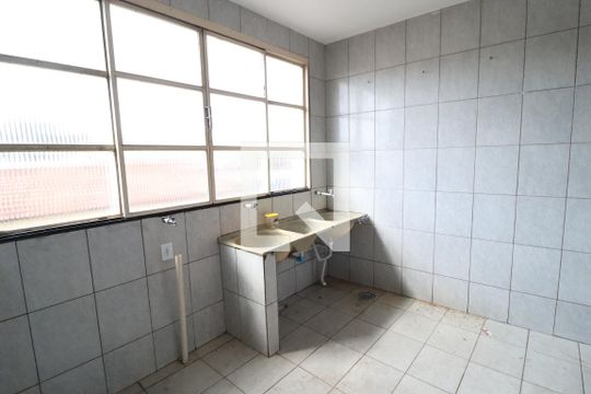 Área de Serviço de apartamento para alugar com 2 quartos, 99m² em Custódio Pereira, Uberlândia