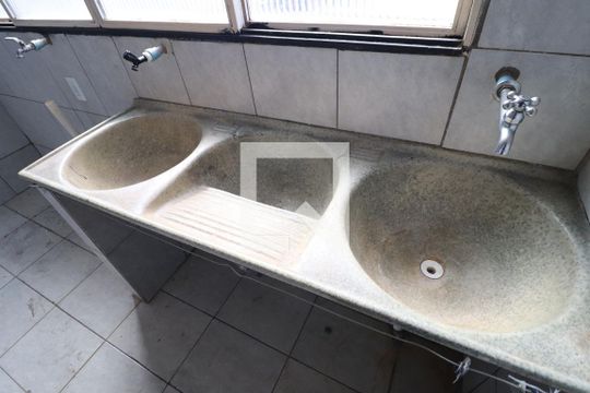 Área de Serviço de apartamento para alugar com 2 quartos, 99m² em Custódio Pereira, Uberlândia