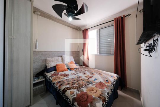 Quarto 2 de casa para alugar com 2 quartos, 100m² em Jardim Santa Teresinha, São Paulo