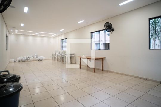 Área comum de casa para alugar com 2 quartos, 100m² em Jardim Santa Teresinha, São Paulo