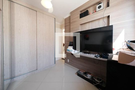 Quarto 1 de casa para alugar com 2 quartos, 100m² em Jardim Santa Teresinha, São Paulo
