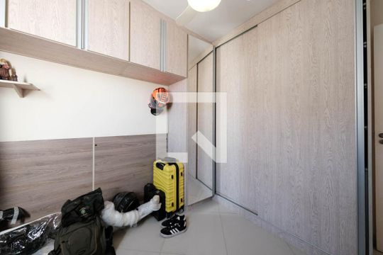 Quarto 1 de casa para alugar com 2 quartos, 100m² em Jardim Santa Teresinha, São Paulo