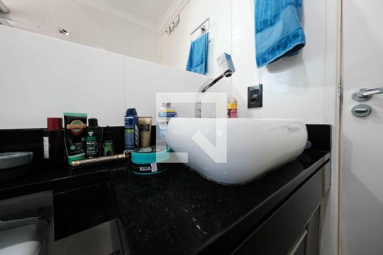 Banheiro de casa para alugar com 2 quartos, 100m² em Jardim Santa Teresinha, São Paulo