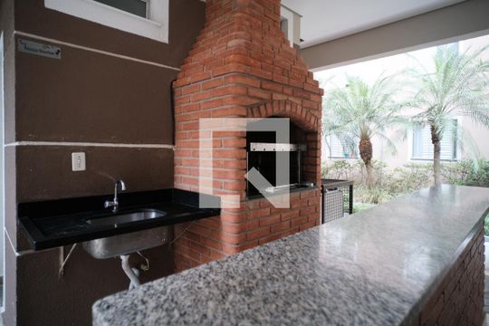 Área comum de casa para alugar com 2 quartos, 100m² em Jardim Santa Teresinha, São Paulo