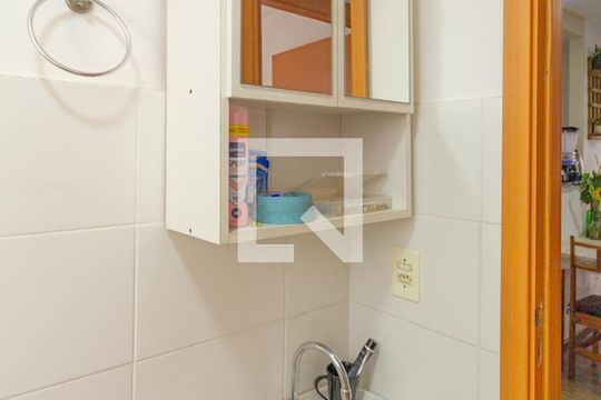 Banheiro de apartamento para alugar com 2 quartos, 42m² em São José, Canoas