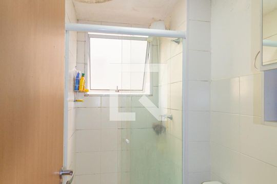 Banheiro de apartamento para alugar com 2 quartos, 42m² em São José, Canoas