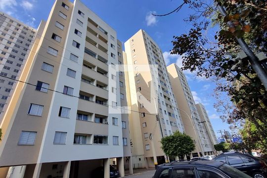 Fachada de apartamento para alugar com 3 quartos, 57m² em Conjunto Promorar Raposo Tavares, São Paulo