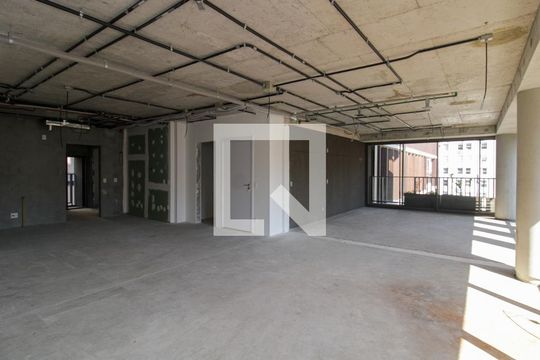 Apartamento à venda com 3 quartos, 209m² em Vila Nova Conceição, São Paulo