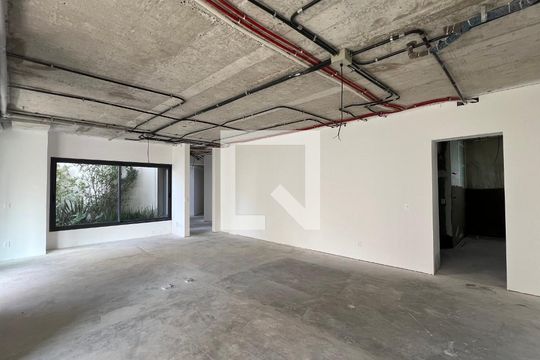 Apartamento à venda com 3 quartos, 663m² em Cerqueira César, São Paulo
