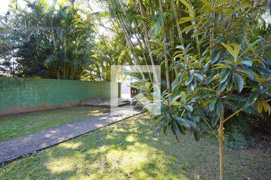 Pátio de casa para alugar com 1 quarto, 54m² em Rio Tavares, Florianópolis