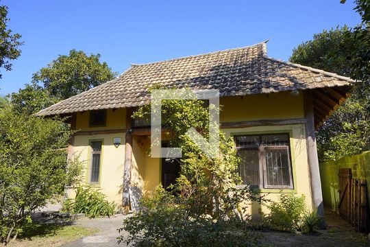 Fachada de casa para alugar com 1 quarto, 54m² em Rio Tavares, Florianópolis
