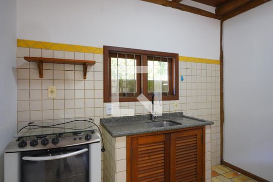 Cozinha de casa para alugar com 1 quarto, 54m² em Rio Tavares, Florianópolis