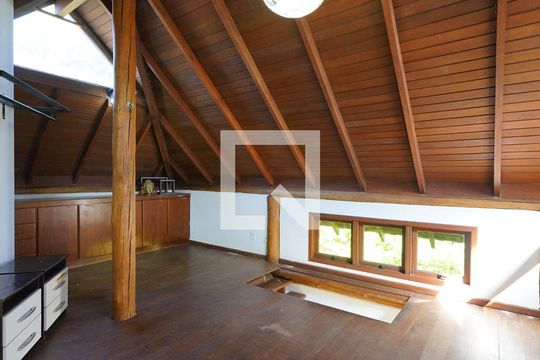 Suíte de casa para alugar com 1 quarto, 54m² em Rio Tavares, Florianópolis