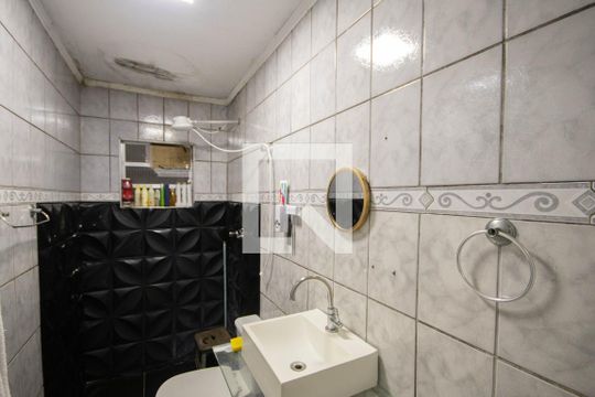 Banheiro 2 de casa à venda com 4 quartos, 384m² em Vila Gustavo, São Paulo