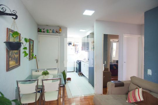 Sala de apartamento à venda com 2 quartos, 45m² em Mário Quintana, Porto Alegre