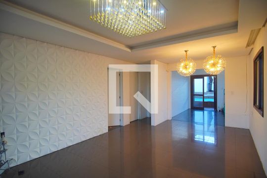 Sala de casa à venda com 4 quartos, 200m² em Feitoria, São Leopoldo