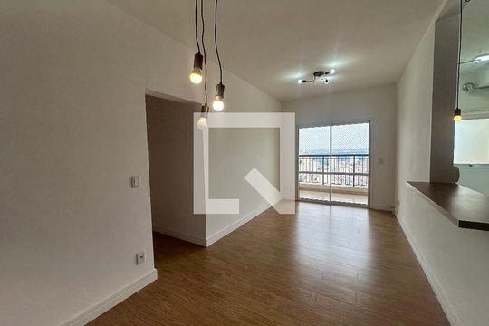 Apartamento para alugar com 2 quartos, 68m² em Jardim Tupanci, Barueri