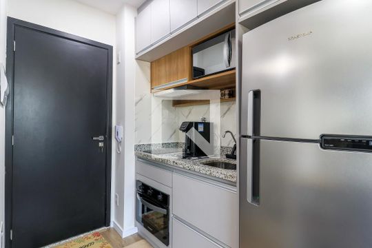 Cozinha de kitnet/studio para alugar com 1 quarto, 24m² em Vila Cordeiro, São Paulo