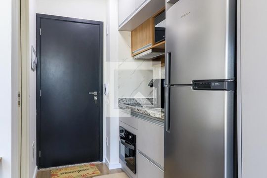 Cozinha de kitnet/studio para alugar com 1 quarto, 24m² em Vila Cordeiro, São Paulo