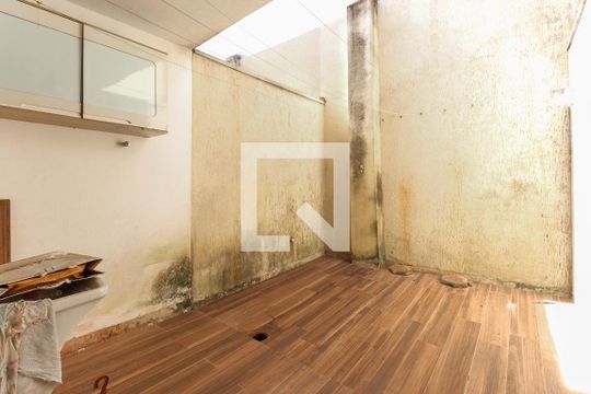 Área de Serviço - Quintal de casa à venda com 2 quartos, 200m² em Jardim Taquari, São Paulo