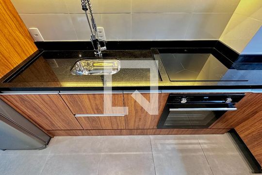 Cozinha de apartamento para alugar com 2 quartos, 42m² em Campo Belo, São Paulo
