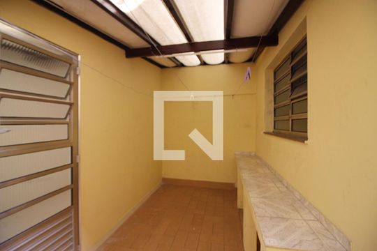 Quintal de casa para alugar com 2 quartos, 133m² em Conjunto Residencial Jussara, São Bernardo do Campo
