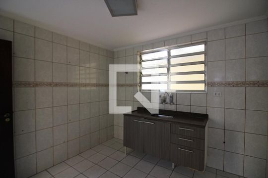 Cozinha de casa para alugar com 2 quartos, 133m² em Conjunto Residencial Jussara, São Bernardo do Campo