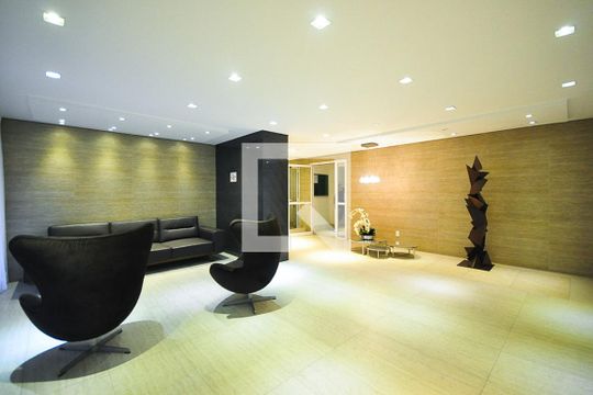 Hall Social de apartamento para alugar com 3 quartos, 94m² em Vila Suzana, São Paulo